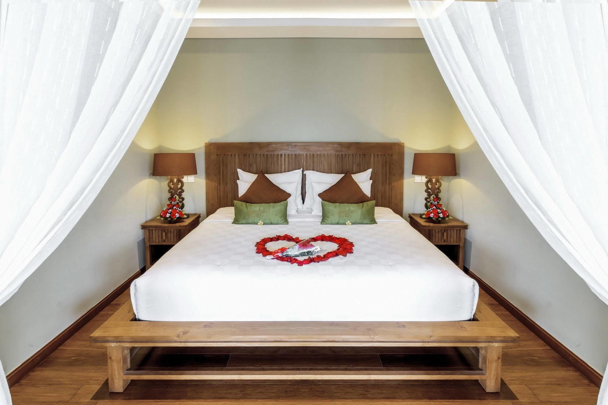 Kampoeng Villa Bali Кута Екстериор снимка